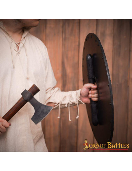 Scudo da combattimento in legno rosso...