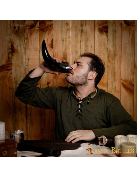 Corno potorio con nodi celtici incisi