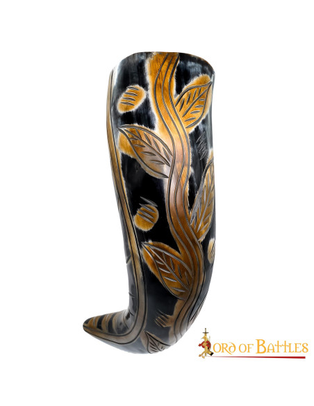 Corno vichingo con disegni incisi...