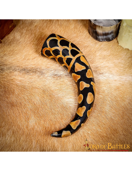 Corno per bere vichingo con design...