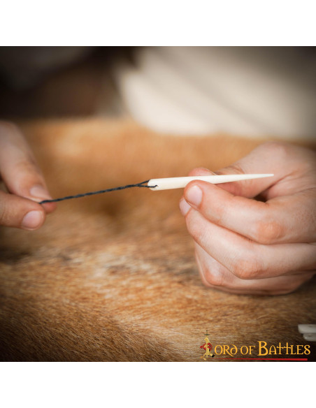 Set di 5 aghi in osso vichingo (7 cm.)