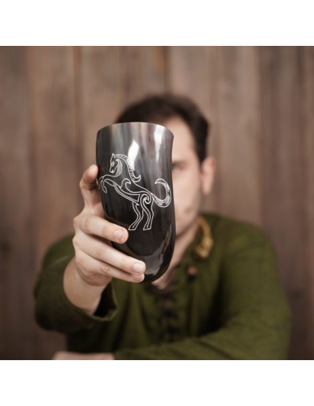 Design del corno potorio vichingo...