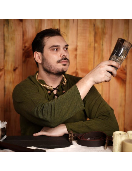 Design del teschio con croce di corno...