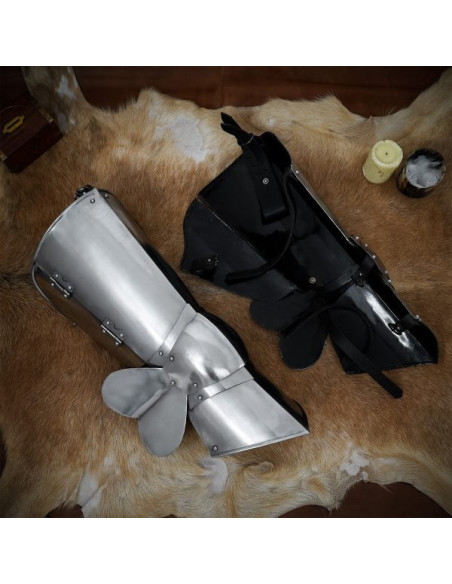 Classica armatura medievale per le gambe