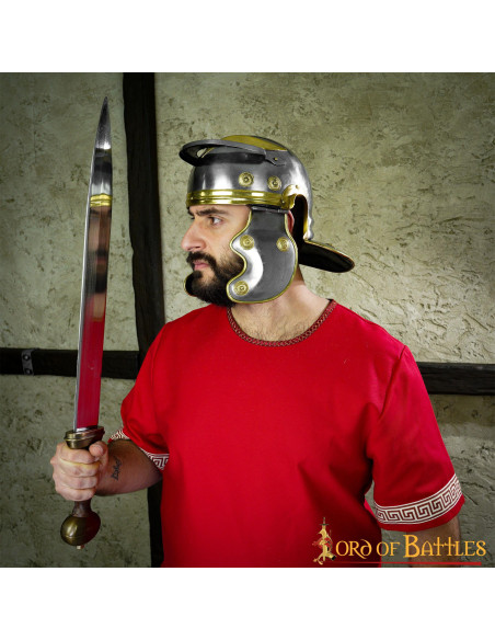 Elmo da legionario dell'antico impero...