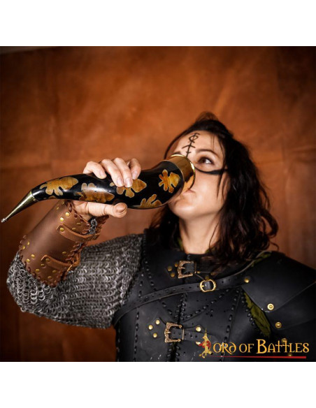 Corno per bere con macchie...