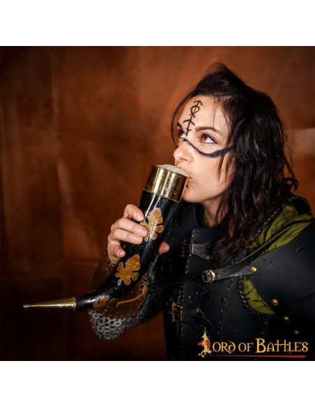 Corno per bere con macchie...