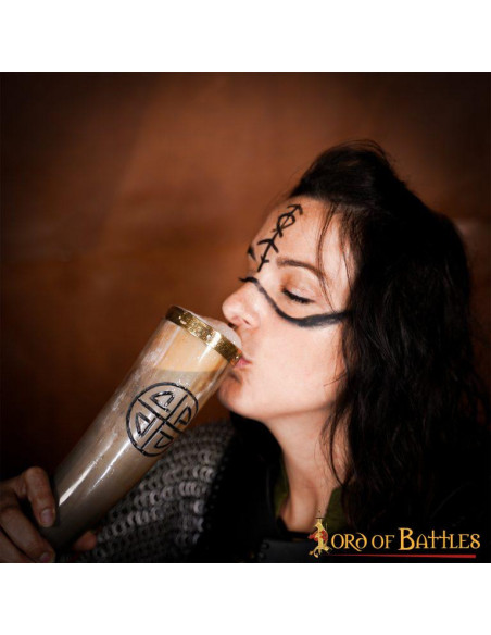 Corno potorio con nodo celtico