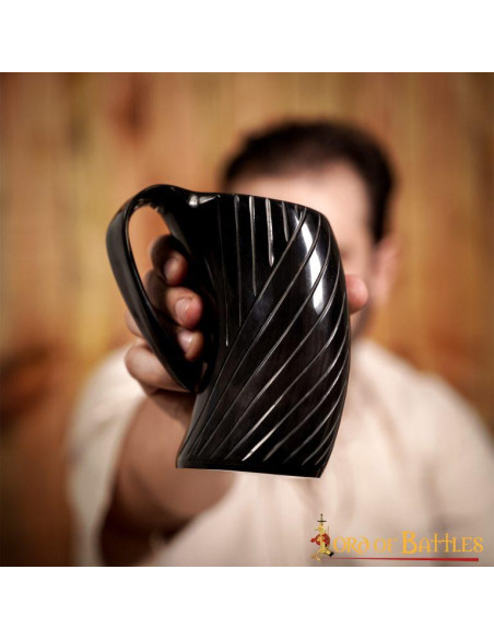 Boccale da birra in corno di bue in...