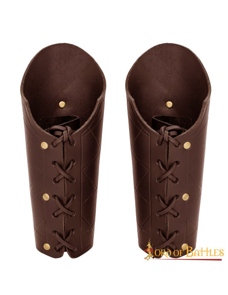 Bracciali medievali marroni con piatti