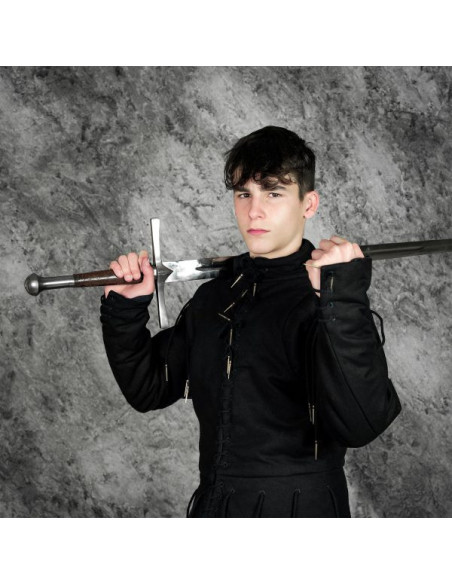 Gilet nero funzionale s. XV, con lacci