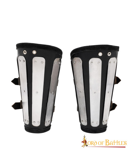 Bracciali in cuoio con protezioni in...