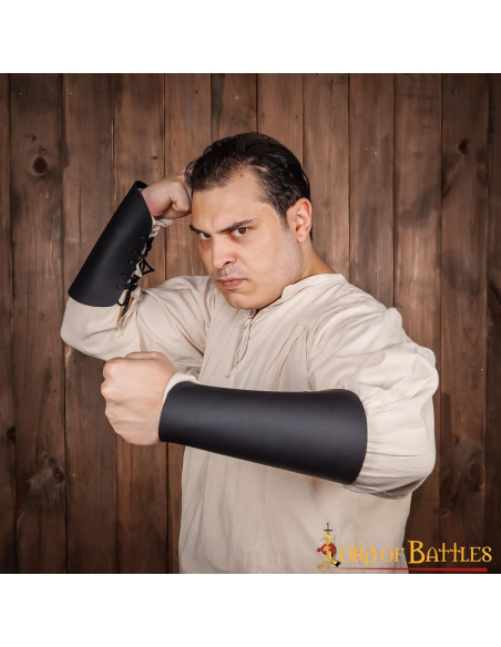 Bracciali medievali lisci fatti a...