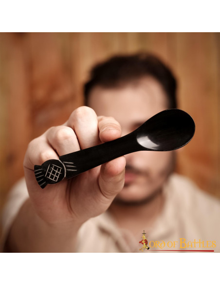 Set 4 cucchiai medievali in corno di Bue