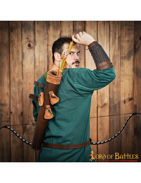 Faretra in pelle marrone con tasche a...