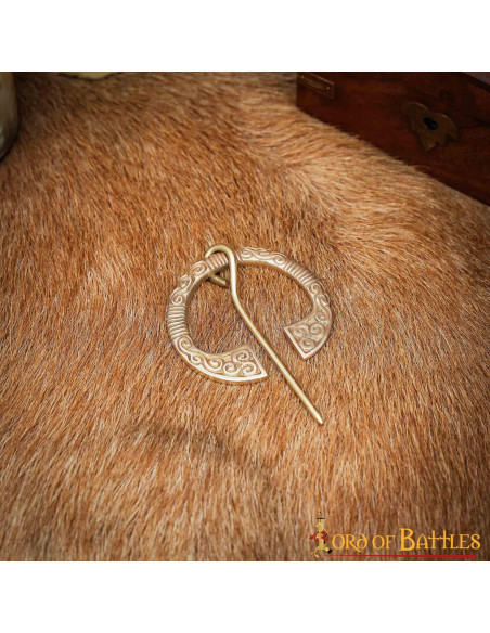 Fibula celtica in ottone (7,5x5 cm.)