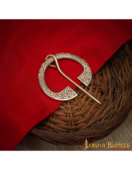 Fibula celtica in ottone (7,5x5 cm.)