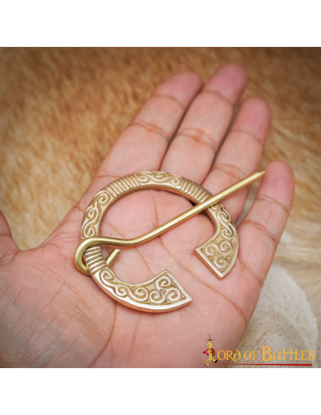 Fibula celtica in ottone (7,5x5 cm.)
