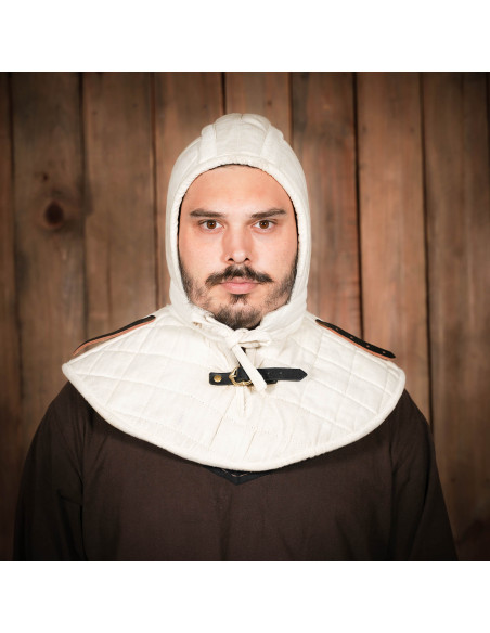 Crêpe trapuntato con gorgiera medievale