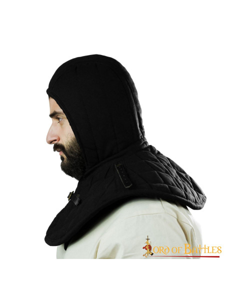 Crêpe trapuntato con gorgiera medievale