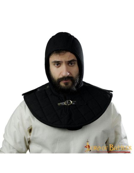 Crêpe trapuntato con gorgiera medievale