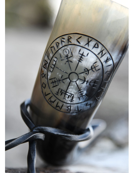 Corno celtico Vegvísir con supporto...