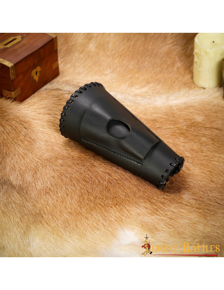 Braccialetti medievali con portacoltelli