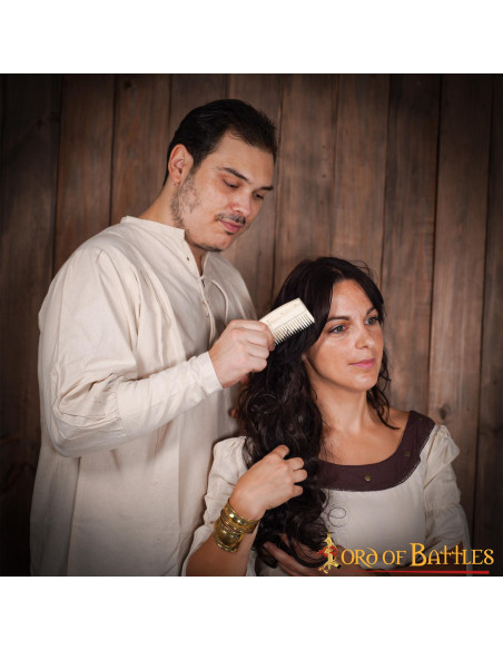 Pettine medievale in osso per donna...