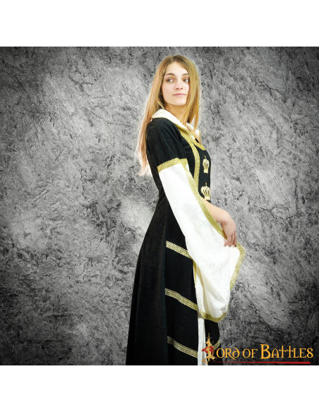 Abito medievale della regina in verde...