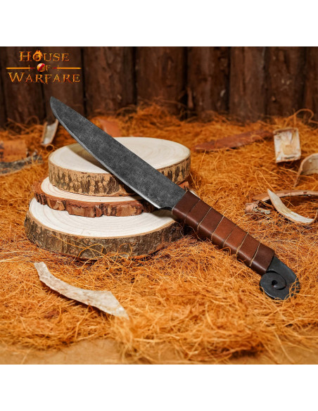 Coltello medievale a spirale con...