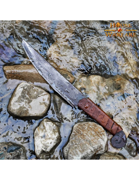 Coltello medievale a spirale con...