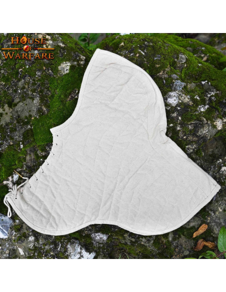 Berretto imbottito con gorgiera in ecrù