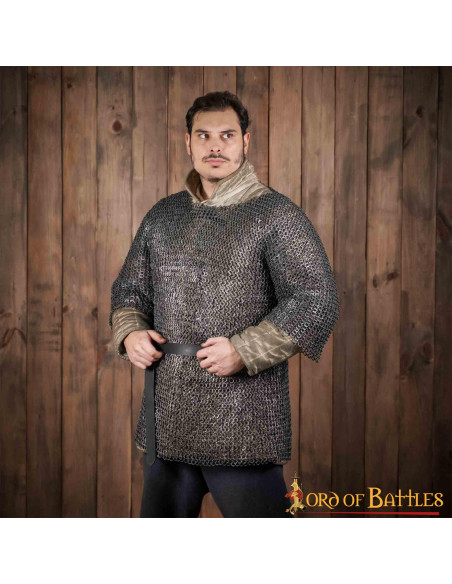 Cotta di maglia medievale con anelli...