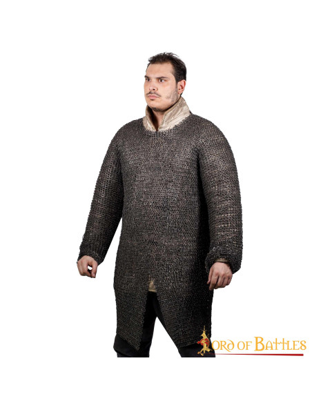 Lunga cotta di maglia medievale con...