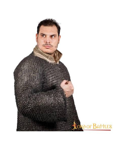 Lunga cotta di maglia medievale con...