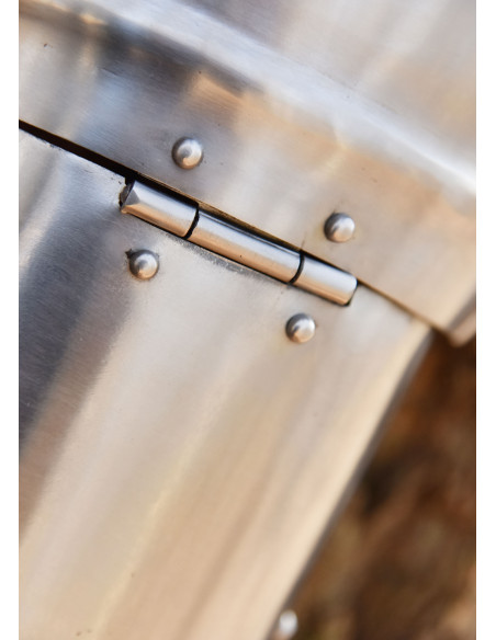 Schinieri medievali con ginocchiere...