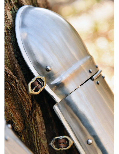 Schinieri medievali con ginocchiere...