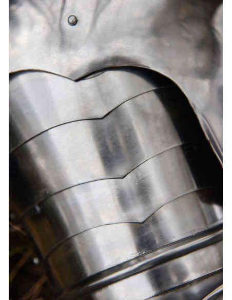 Armatura medievale e spallacci in...