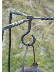 Treppiede medievale forgiato a mano, 98 cm. ca. 2