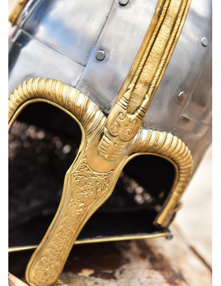 Elmo Coppergate, con boia rivettato,...