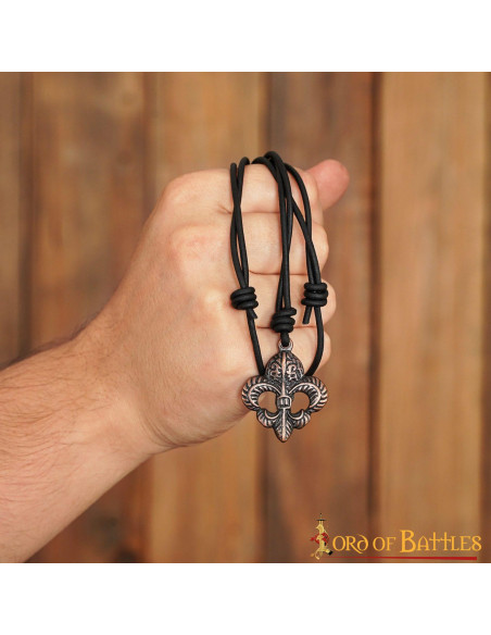 Ciondolo medievale fleur de lis in...