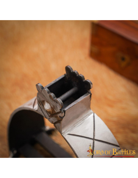 Staffe medievali in acciaio forgiato...