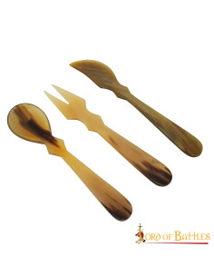 Set di 3 posate medievali in corno (15-16 cm.)