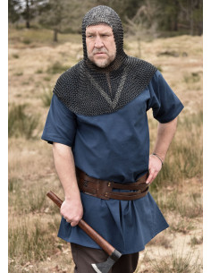 apertura quadrata della cotta di maglia nera del boia