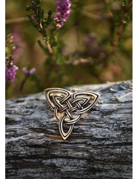 Fibula celtica Triquetta in bronzo...
