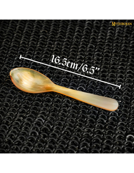 Set di 4 cucchiai medievali in corno...