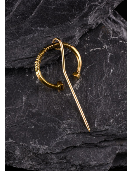 Spilla piccola ad anello ritorto,...