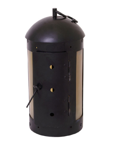 Lanterna medievale tonda con finestre...