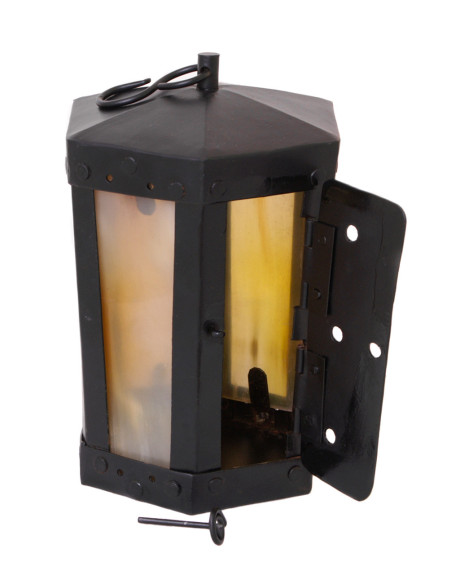 Lampada con finestre in corno, fatta...