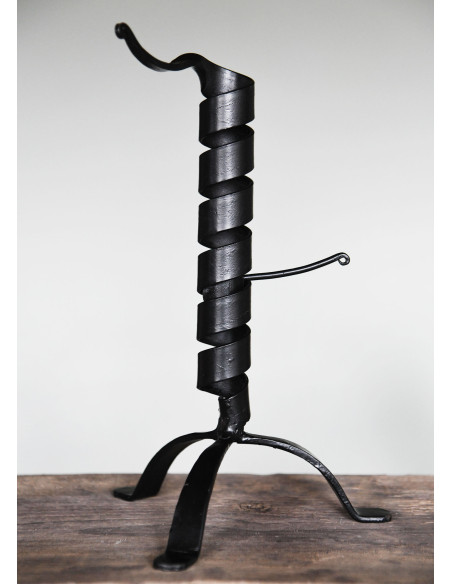 Candeliere medievale intrecciato...